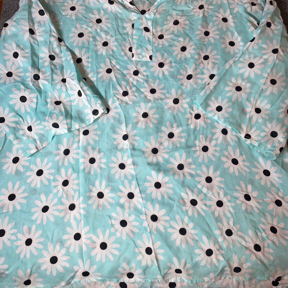 Pur Amici Light teal and White Floral Top